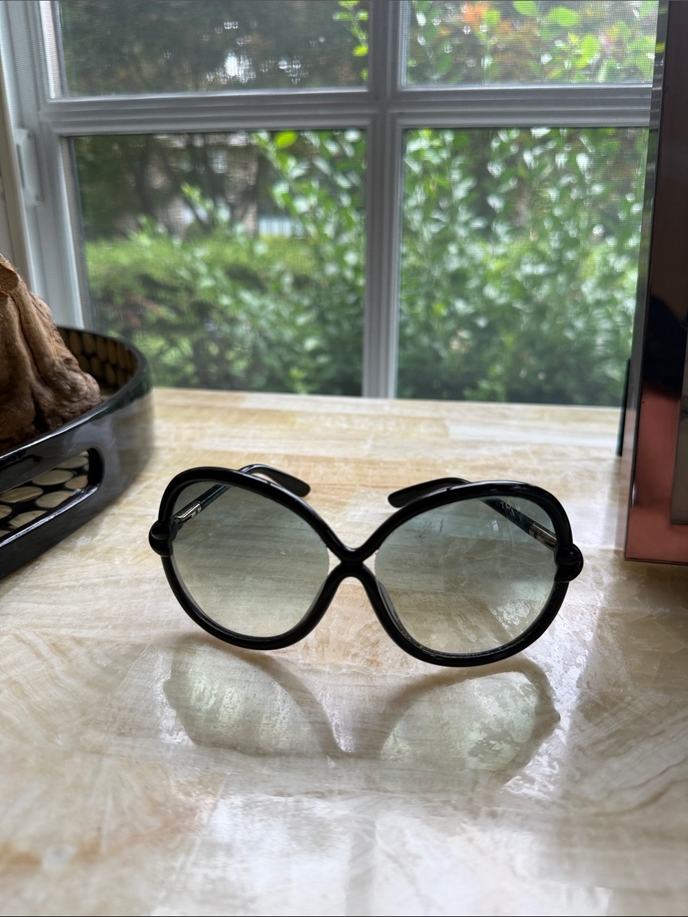Women’s Oversized Black Tom Ford Sunglasses
